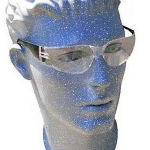 A head mannequin modelling the clear safety glasses.